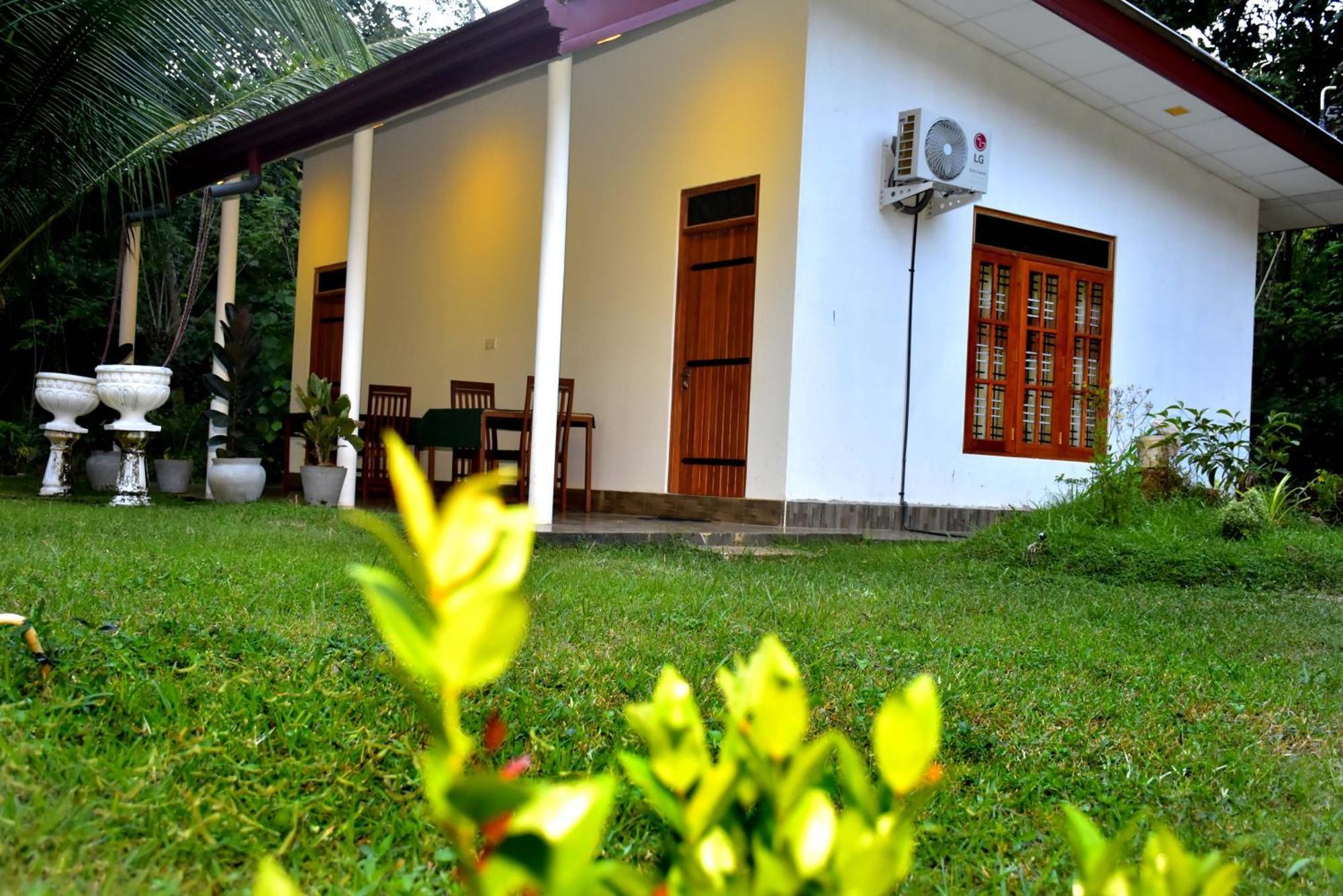 Lake Forest Lodge Udawalawe Exteriör bild