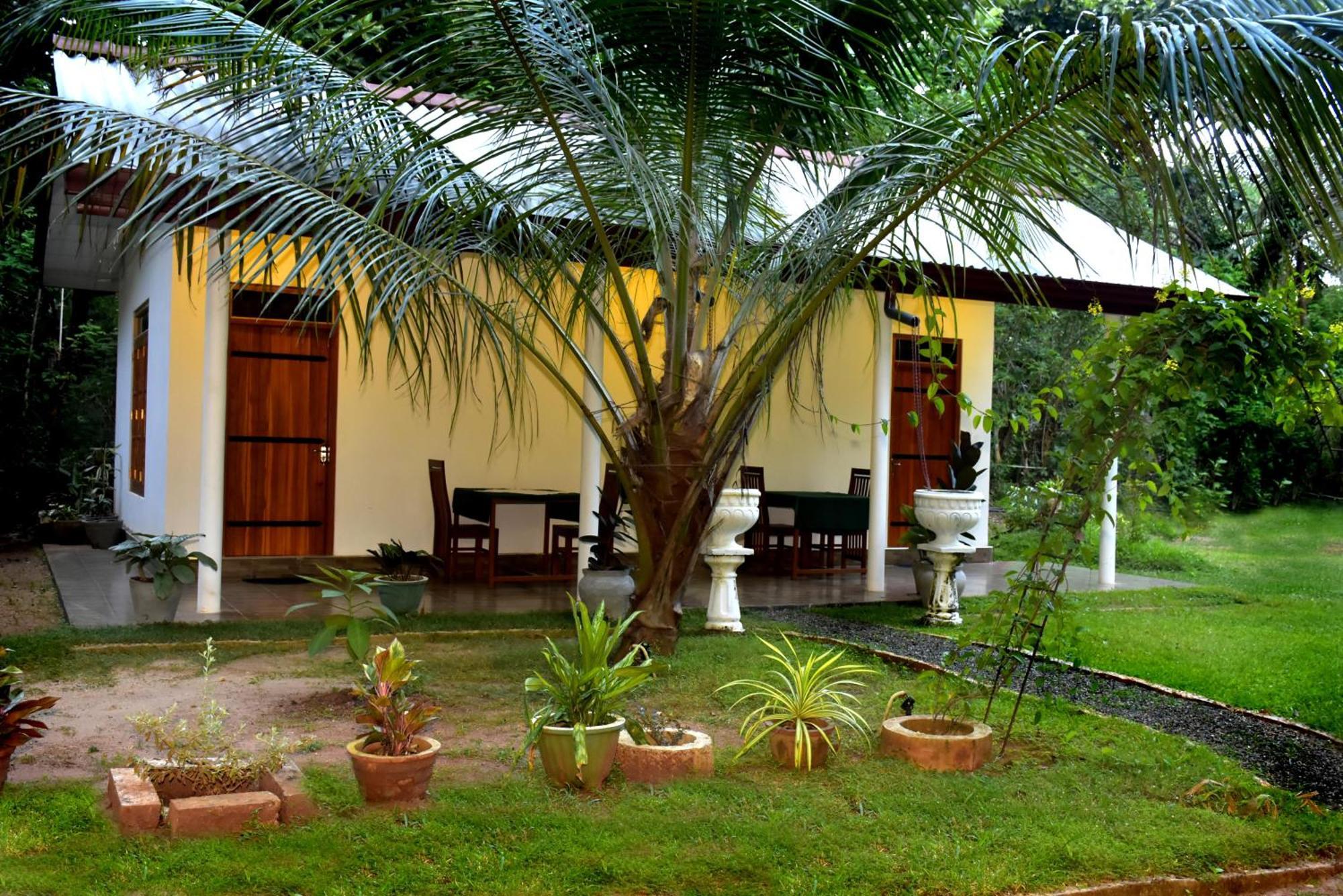 Lake Forest Lodge Udawalawe Exteriör bild